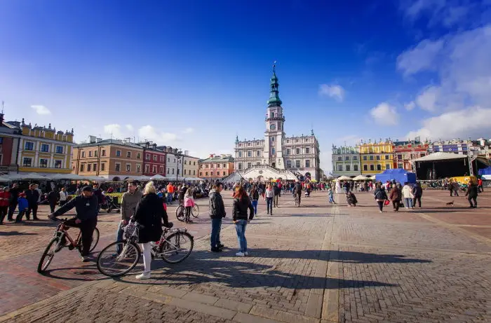 Zabierz się za przygodę z uzbrojeniem w komiksie – odkryj historię!