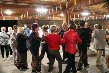 Śpiew, ognisko i geoturystyka. Finał wycieczki w Lipsku Polesiu