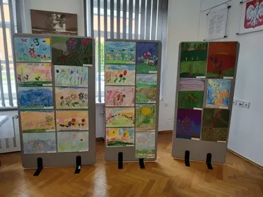 Kwiaty wyszły z pracowni. „Pejzaż z kwiatami” w MDK w Zamościu
