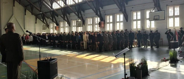Mundurowe ślubowanie w Zamościu - policja stanęła obok kadetów