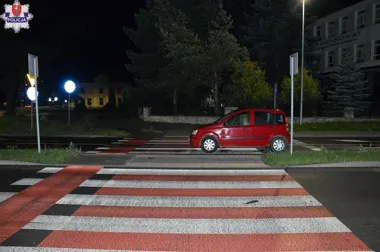 Potrącenie na przejściu w Zamościu. 69-latka trafiła do szpitala