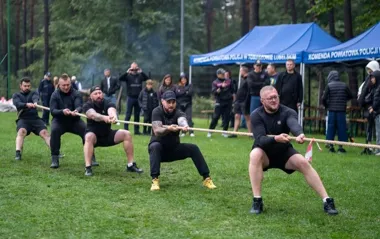 Policjanci z Zamościa najlepsi w przeciąganiu liny. Są też medale