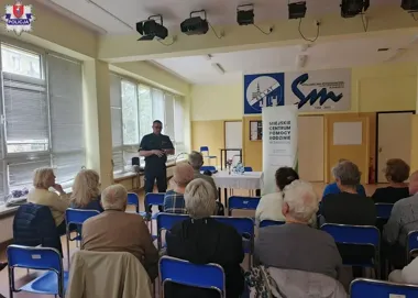 Seniorzy w Zamościu usłyszeli ostrzeżenie, które może uratować oszczędności