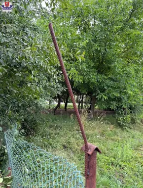 Spadła z drabiny prosto na metalowy pręt. Wypadek pod Zamościem