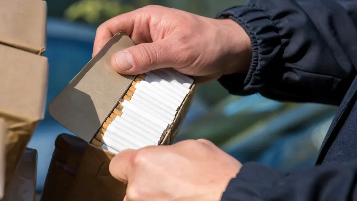 Zatrzymania w sprawie papierosów bez akcyzy. Straty przekraczają 8 mln zł