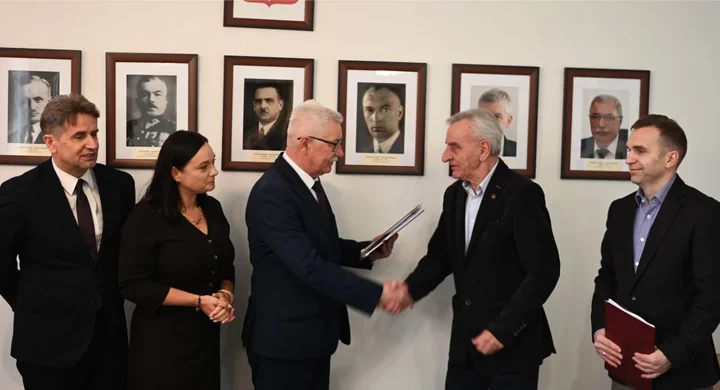 Umowa otwiera wielką przebudowę drogi między Szczebrzeszynem a Zwierzyńcem