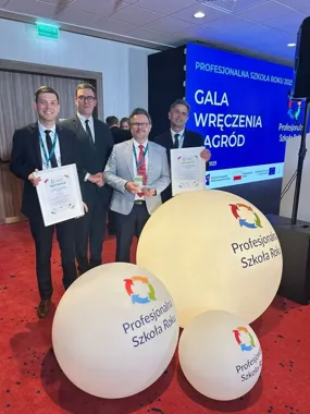 Technikum z Zwierzyńca na podium ogólnopolskiej gali. Podwójne wyróżnienie dla szkoły im. Jana Zamoyskiego