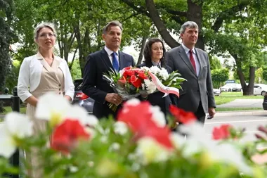 Pod tablicą w Zamościu oddano hołd ostatniemu przedwojennemu staroście