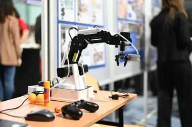 Szkoły z powiatu zamojskiego postawiły na praktykę na targach edukacyjnych