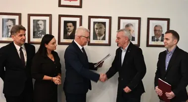 Umowa otwiera wielką przebudowę drogi między Szczebrzeszynem a Zwierzyńcem