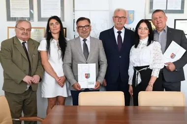 Mikrobus i aktywizacja zawodowa. Ponad 230 tys. zł z PFRON dla powiatu