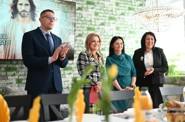 Wielkanocny stół połączył dzieci, opiekunów i samorząd w Zwierzyńcu