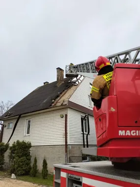 Porywisty wiatr uderzył w Zamość - strażacy wyjechali 35 razy